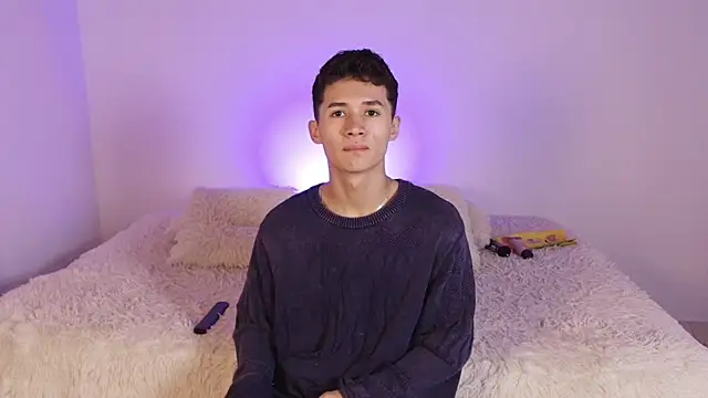 Snapshot of Eiden_Blake chatting on November 23, 2025, 10:04 am Eiden Blake online show from November 23, 2025, 10:04 am