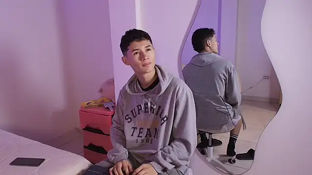 Snapshot of Eiden_Blake chatting on November 28, 2025, 9:56 am Eiden Blake online show from November 28, 2025, 9:56 am