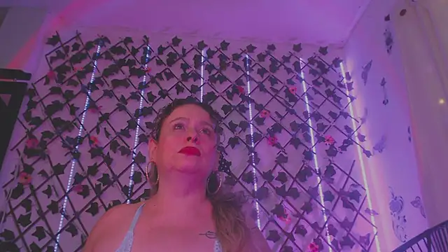 Snapshot of katjohanna chatting on June 27, 2026, 10:37 pm katjohanna online show from June 27, 2026, 10:37 pm