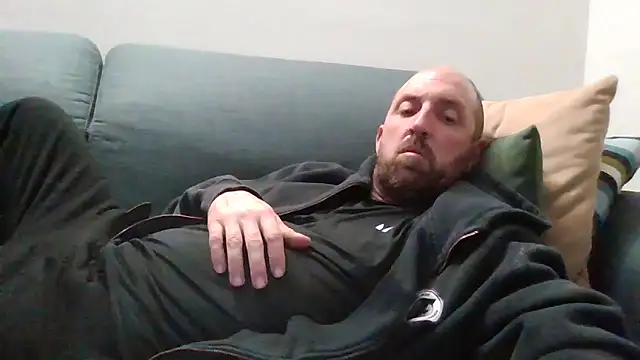 Snapshot of luca_beech88 chatting on April 9, 2026, 6:13 pm luca beech88 online show from April 9, 2026, 6:13 pm