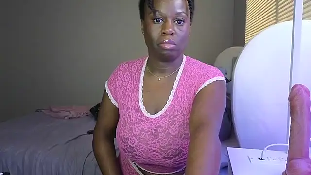 ladiosa selene online show from November 19, 2025, 4:23 am