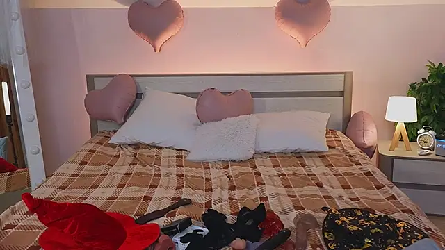 WICKEDEMBER online show from February 14, 2026, 1:46 am