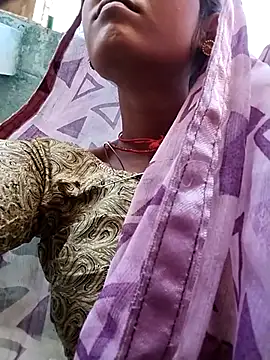 Snapshot of Jooli_cuty chatting on June 2, 2026, 4:53 pm Jooli cuty online show from June 2, 2026, 4:53 pm
