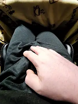 Snapshot of yuyuyu23565 chatting on November 9, 2025, 12:36 pm yuyuyu23565 online show from November 9, 2025, 12:36 pm