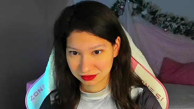 SaraDenars online show from December 14, 2025, 5:13 am