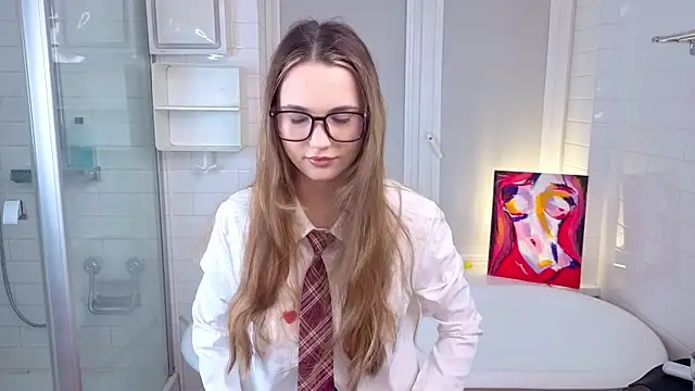 LeenaPuita online show from January 13, 2026, 5:07 pm