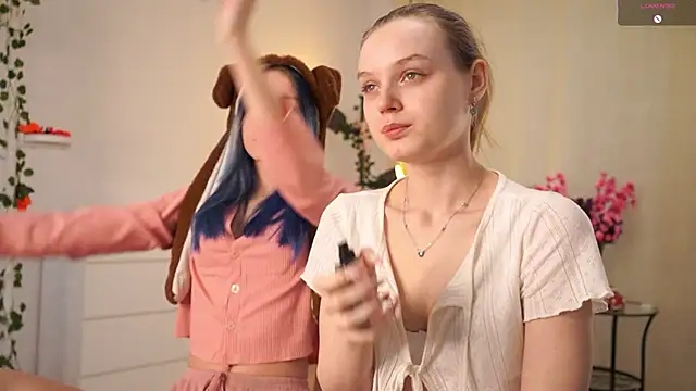 Snapshot of MalloryWasem chatting on November 11, 2025, 4:23 am MalloryWasem online show from November 11, 2025, 4:23 am