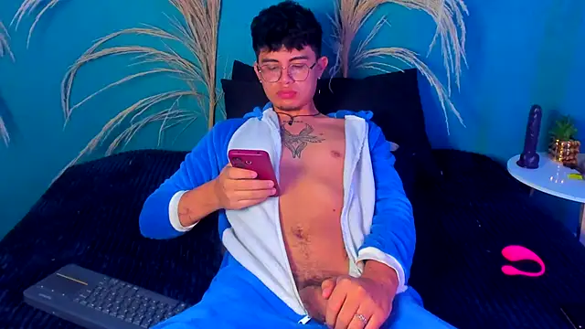 Snapshot of david_valiz chatting on November 10, 2025, 12:59 pm david valiz online show from November 10, 2025, 12:59 pm