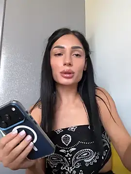 VickyM99 online show from April 15, 2026, 9:27 am