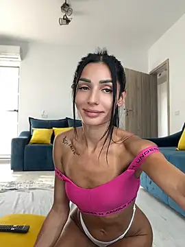 VickyM99 online show from June 3, 2026, 2:33 pm