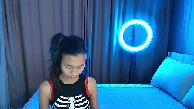 lihnpham online show from November 18, 2025, 7:07 pm