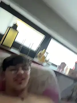 Lxx001xh online show from November 5, 2025, 2:39 pm