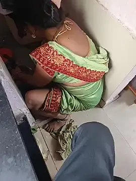 Lailamajnu1996 online show from February 15, 2026, 11:52 am