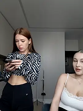 MelissaPinkiss online show from December 1, 2025, 10:53 am