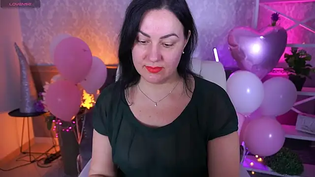 Snapshot of VelvetLuck chatting on February 17, 2026, 2:57 pm VelvetLuck online show from February 17, 2026, 2:57 pm