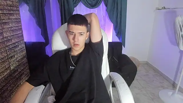 Aleck Boy online show from November 20, 2025, 9:03 pm