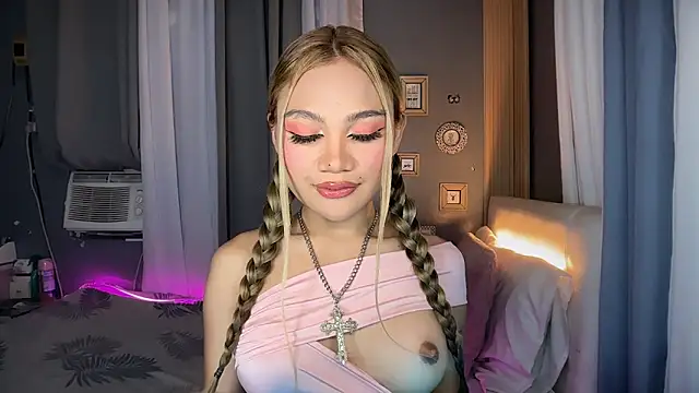 Tsfoxyangelx online show from April 13, 2026, 7:30 pm