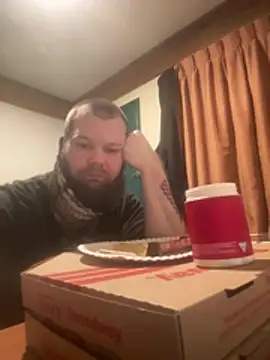 Snapshot of Daddyzfucktoyy chatting on March 4, 2026, 3:01 am Daddyzfucktoyy online show from March 4, 2026, 3:01 am