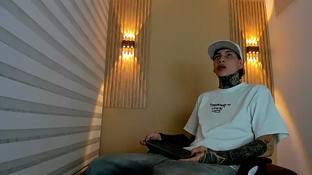 DANTE ARMSTRONG online show from November 28, 2025, 3:42 am