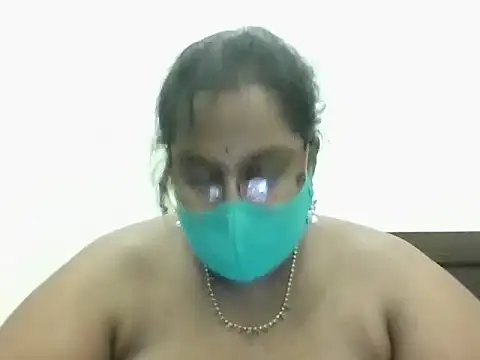 Snapshot of hootypriya chatting on November 5, 2025, 8:53 pm hootypriya online show from November 5, 2025, 8:53 pm