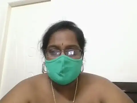 Snapshot of hootypriya chatting on November 8, 2025, 9:02 pm hootypriya online show from November 8, 2025, 9:02 pm