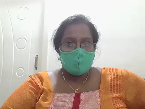 Snapshot of hootypriya chatting on November 14, 2025, 4:17 pm hootypriya online show from November 14, 2025, 4:17 pm