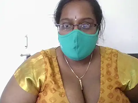 Snapshot of hootypriya chatting on November 15, 2025, 8:11 am hootypriya online show from November 15, 2025, 8:11 am