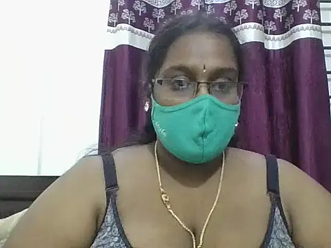 Snapshot of hootypriya chatting on November 28, 2025, 4:09 pm hootypriya online show from November 28, 2025, 4:09 pm