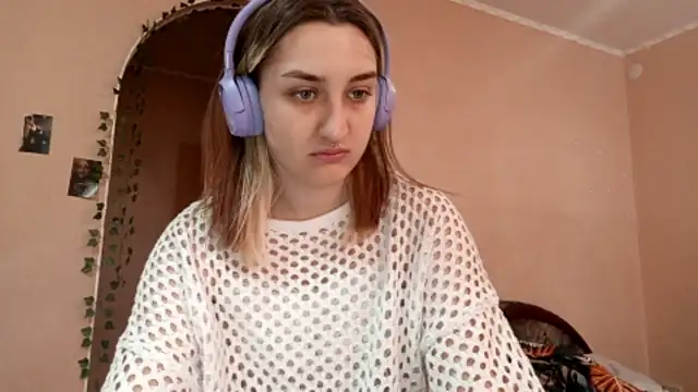 Anabree online show from November 12, 2025, 3:07 am