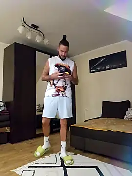 Snapshot of Matteooo87 chatting on November 12, 2025, 3:45 pm Matteooo87 online show from November 12, 2025, 3:45 pm