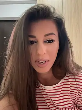 Snapshot of EdaQueen chatting on April 8, 2026, 5:35 pm EdaQueen online show from April 8, 2026, 5:35 pm