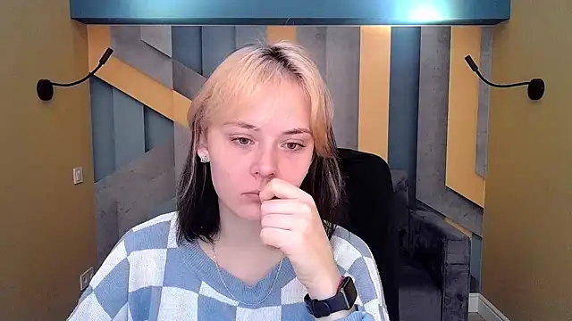 MilaMild online show from November 12, 2025, 6:47 am