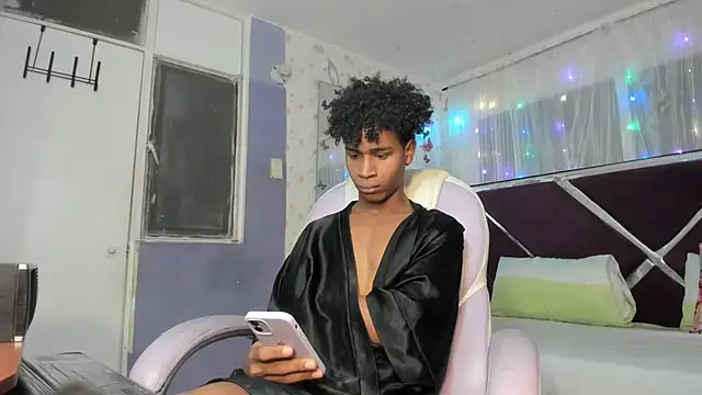 Santy bigcock 01 online show from March 18, 2026, 12:08 pm