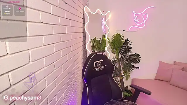 PEACHY TAY online show from November 25, 2025, 11:43 am