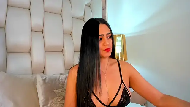 Bella  carther online show from April 13, 2026, 1:27 pm