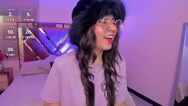 Kittyy patitas suaves online show from December 2, 2025, 3:45 am