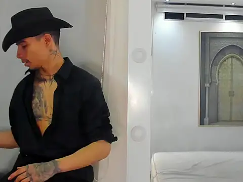 PiperrCry online show from November 12, 2025, 3:07 am