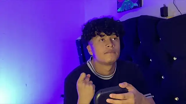 CyrusAndGrase online show from January 13, 2026, 9:31 pm