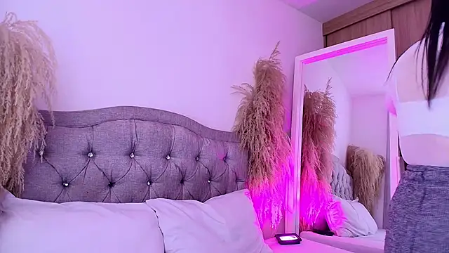 annie  20 online show from March 26, 2026, 5:07 pm