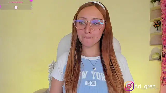 Arianna Gren18 online show from December 5, 2025, 2:03 pm