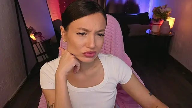 Naila Whisper online show from January 6, 2026, 11:29 pm