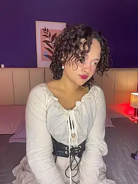 Snapshot of _sarahRose chatting on December 14, 2025, 12:32 pm sarahRose online show from December 14, 2025, 12:32 pm