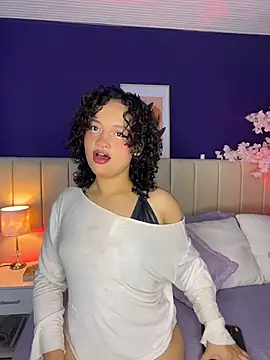 Snapshot of _sarahRose chatting on February 7, 2026, 4:27 am sarahRose online show from February 7, 2026, 4:27 am