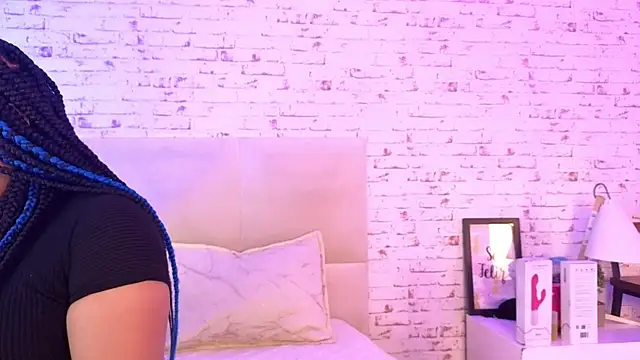 April Kay online show from December 19, 2025, 3:46 am