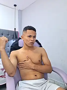 Liams18 online show from November 14, 2025, 1:04 am