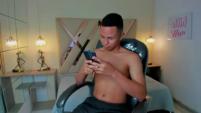 Liams18 online show from November 16, 2025, 12:05 am