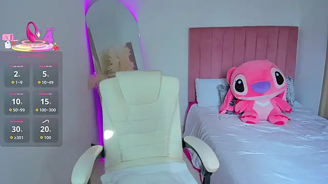 Snapshot of Janettcruz chatting on December 19, 2025, 7:21 pm Janettcruz online show from December 19, 2025, 7:21 pm