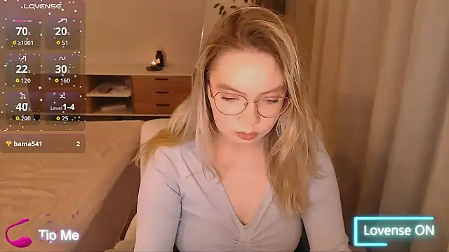 PolinaXXXXJones online show from February 17, 2026, 7:53 pm