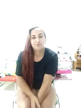 Snapshot of KariLove18 chatting on November 7, 2025, 2:33 am KariLove18 online show from November 7, 2025, 2:33 am