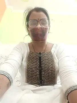 sanjana077 online show from November 7, 2025, 5:51 am